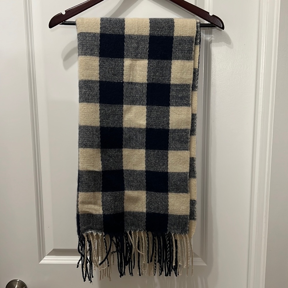 Blanket scarf - new without tags